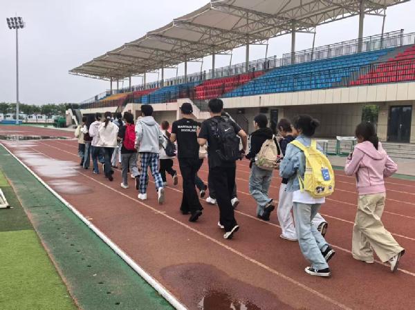 best365中国版举办五卅运动纪念主题爱国跑活动